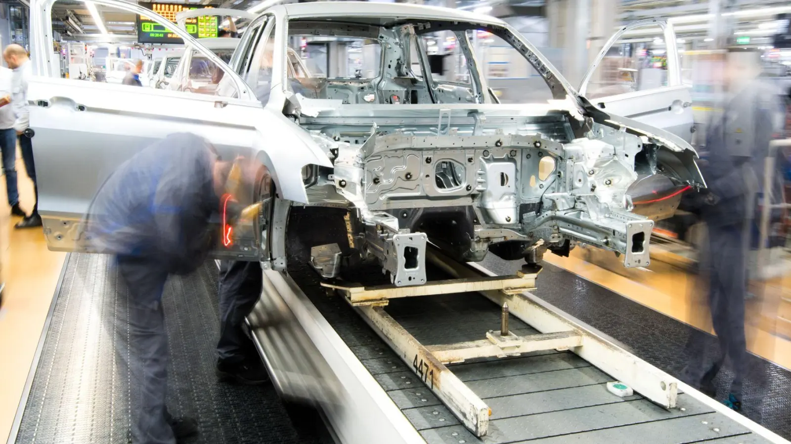 Die Arbeitslosenzahlen steigen in der Regel über den Sommer, weil Unternehmen vor den Ferien weniger einstellen und Ausbildungsverhältnisse enden. (Archivbild) (Foto: Julian Stratenschulte/dpa/dpa-tmn)