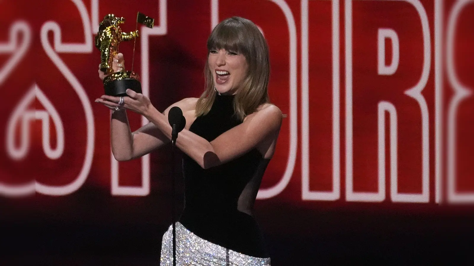 Taylor Swift erhält einen neuen Sonderpreis für Regie-Kunst.   (Foto: Chris Pizzello/Invision/AP/dpa)