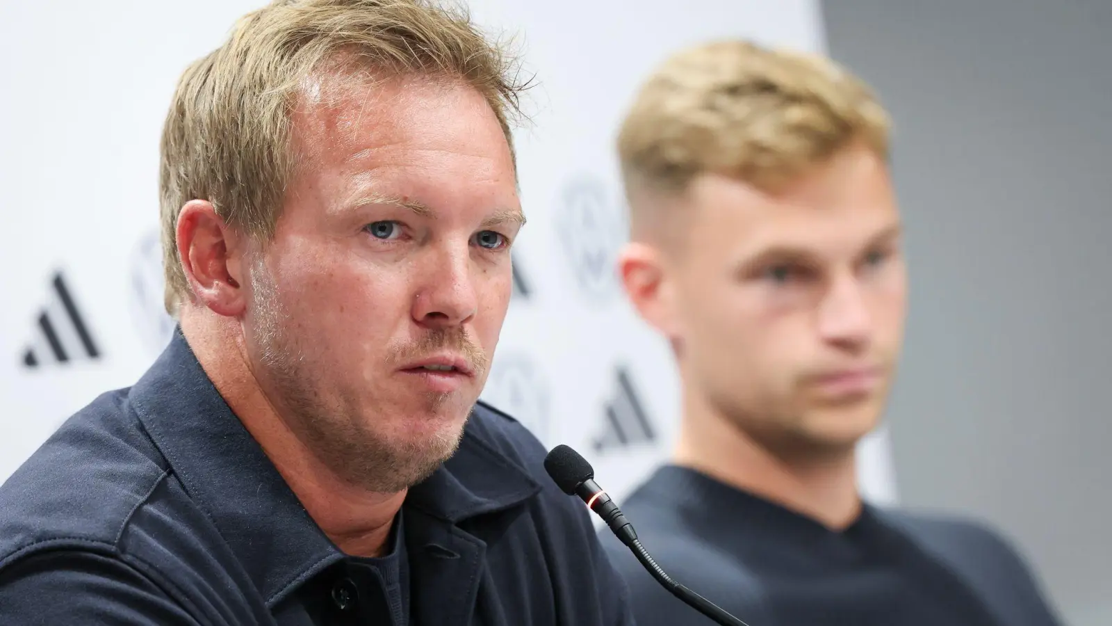 Julian Nagelsmann spricht bei einer Pressekonferenz. (Archivbild) (Foto: Christian Charisius/dpa)