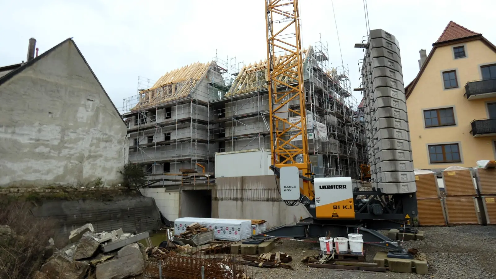 Am „Schopf-Areal” in der Hirtengasse geht es weiter. Die Tiefgarage wird kleiner und ein Pkw-Aufzug fällt weg. (Foto: Karl-Heinz Gisbertz)