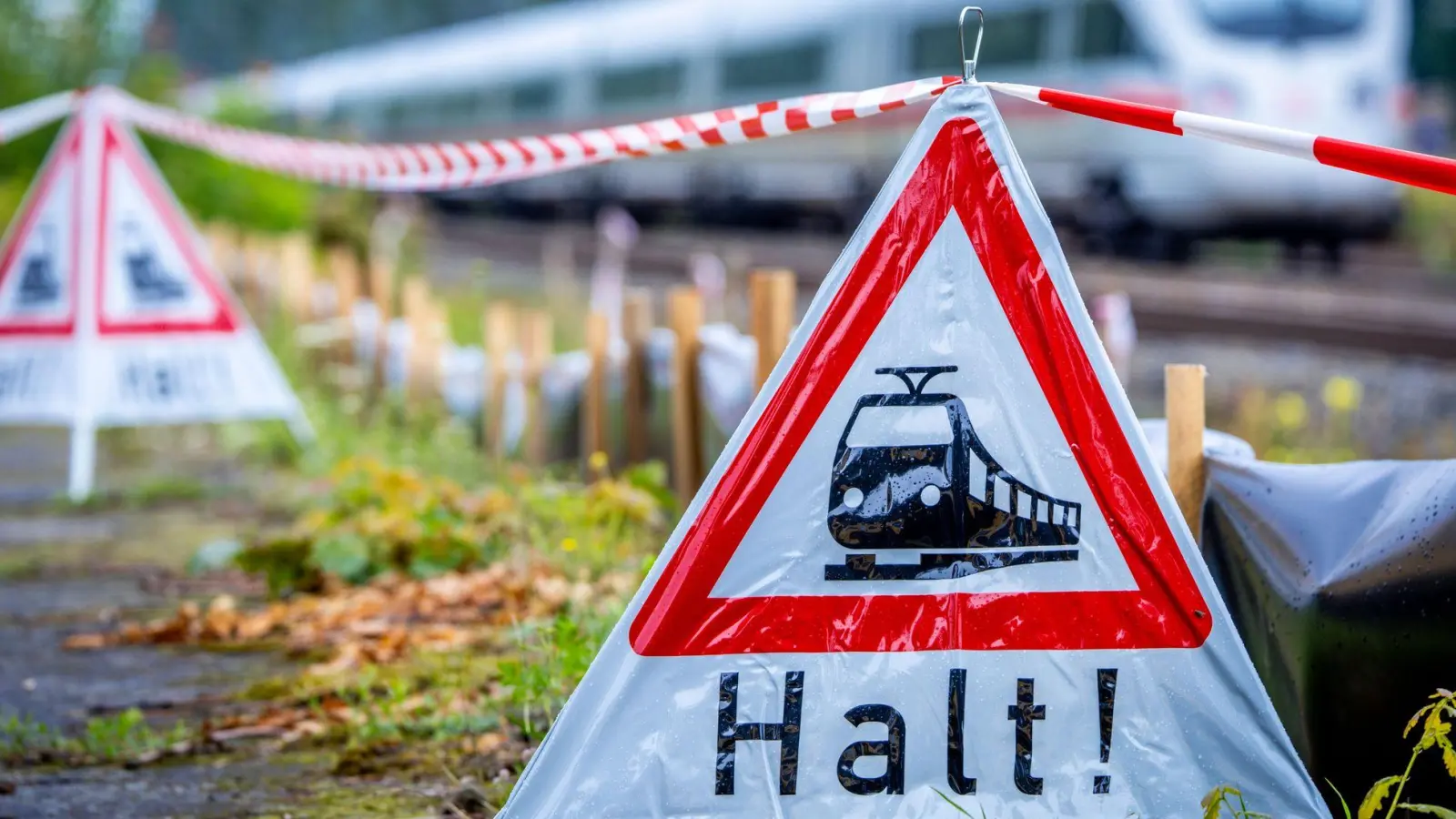 Die Bahnstrecke zwischen Nürnberg und Bamberg wurde gesperrt. (Symbolbild) (Foto: Jens Büttner/dpa)