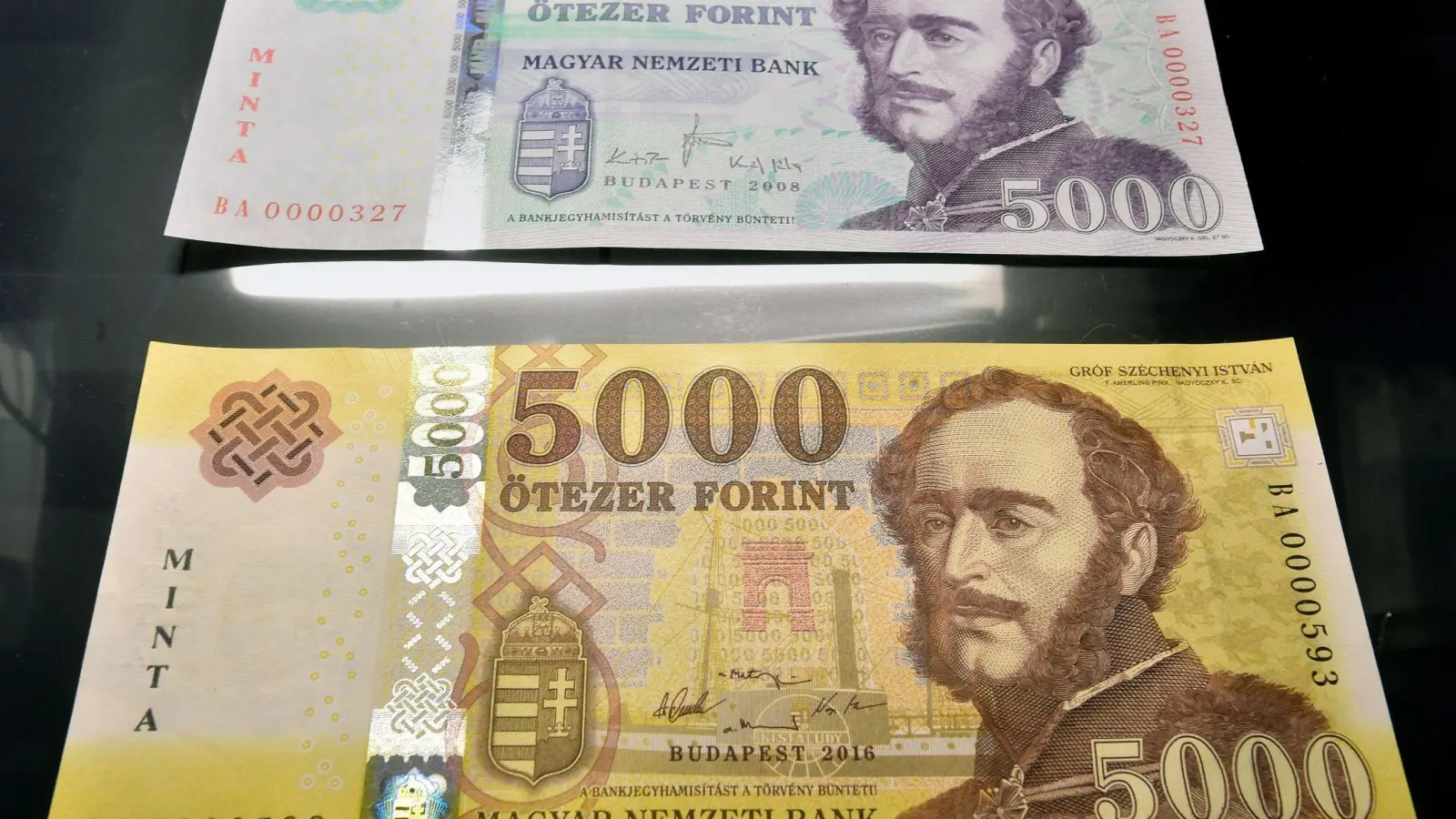 In Ungarn zahlt man in Forint. (Foto: Zoltan Mathe/MTI/dpa)