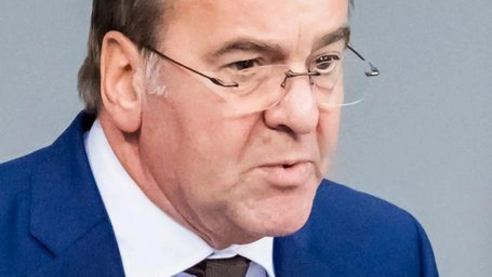 Bundesverteidigungsminister Boris Pistorius (SPD) wirbt im Bundestag für sein Wehrdienstmodell, zeigt sich aber offen für Kompromissvorschläge. (Foto: Christoph Soeder/dpa)