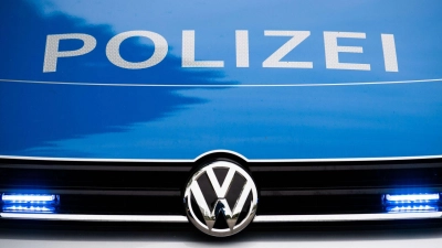 Nachdem ein Radfahrer in Neustadt in einen Unfall verwickelt war, flüchtete er von der Unfallstelle. Die Polizei konnte ihn ausfindig machen. (Symbolbild: Lino Mirgeler/dpa)