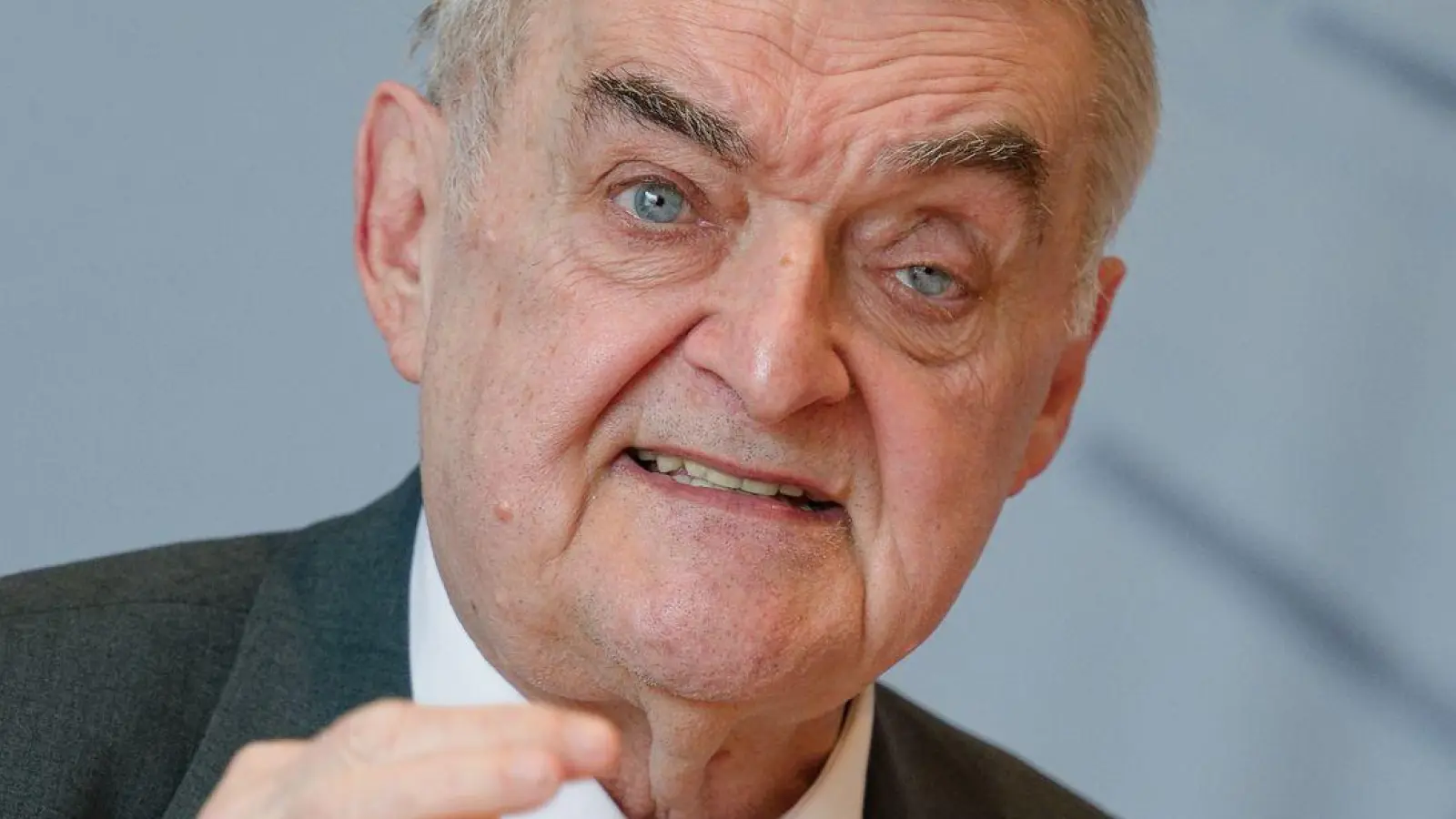 NRW-Ministerpräsident Reul macht vor allem die zunehmende Radikalisierung junger Menschen Sorge. (Foto: Henning Kaiser/dpa)