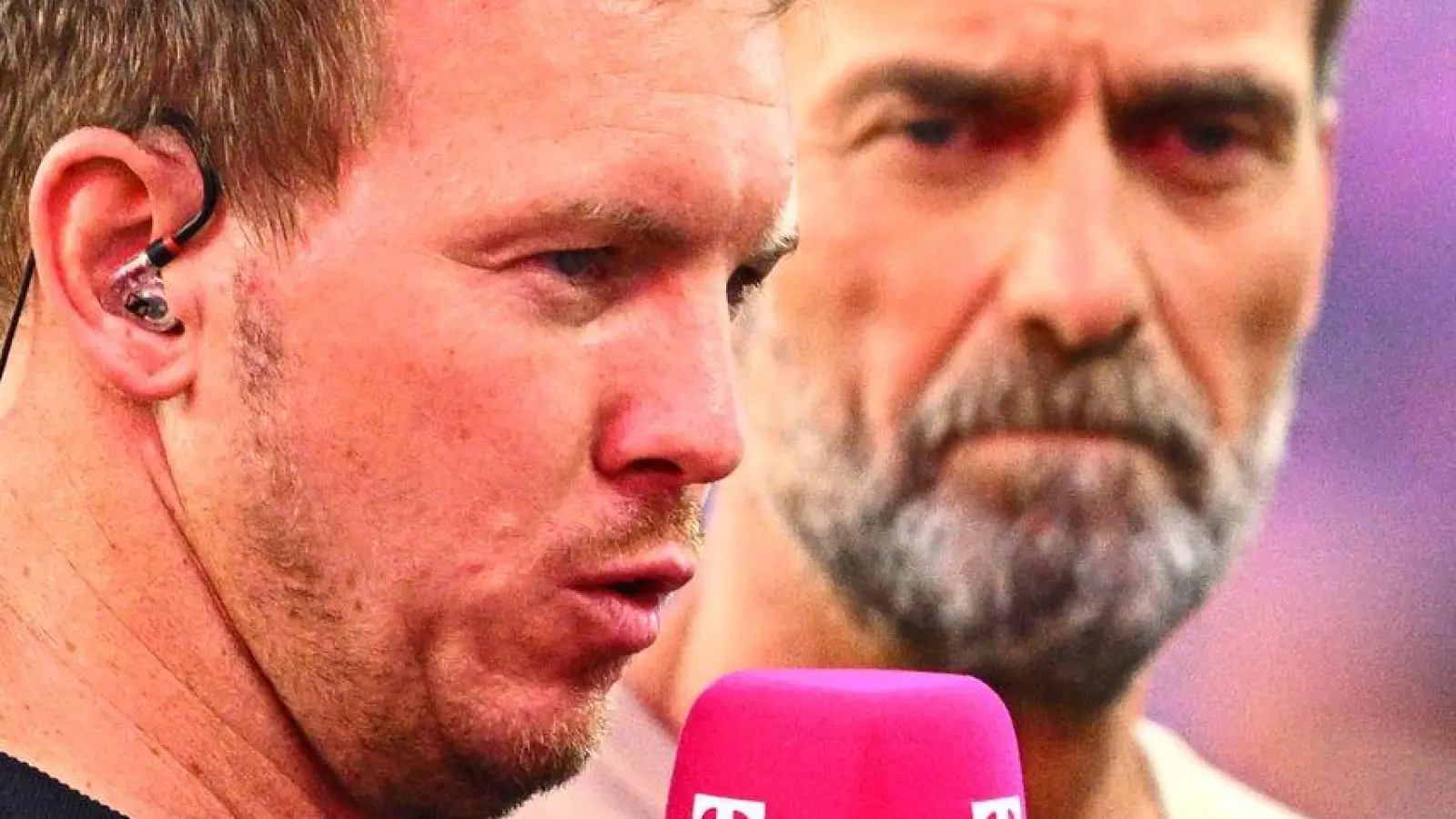 Julian Nagelsmann (links) und Jürgen Klopp bei MagentaTV. (Foto: Tom Weller/dpa)