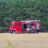 Bayerische Kommunen haben sich bei der Erneuerung der Flotte für ihre Feuerwehren zu einer Sammelbestellung zusammengetan (Archivbild).  (Foto: Jens Büttner/dpa)