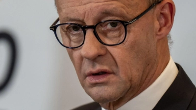 Sieht keine schnelle Rückkehr zum G8-Format: Bundeskanzler Friedrich Merz. (Foto: Michael Kappeler/dpa)