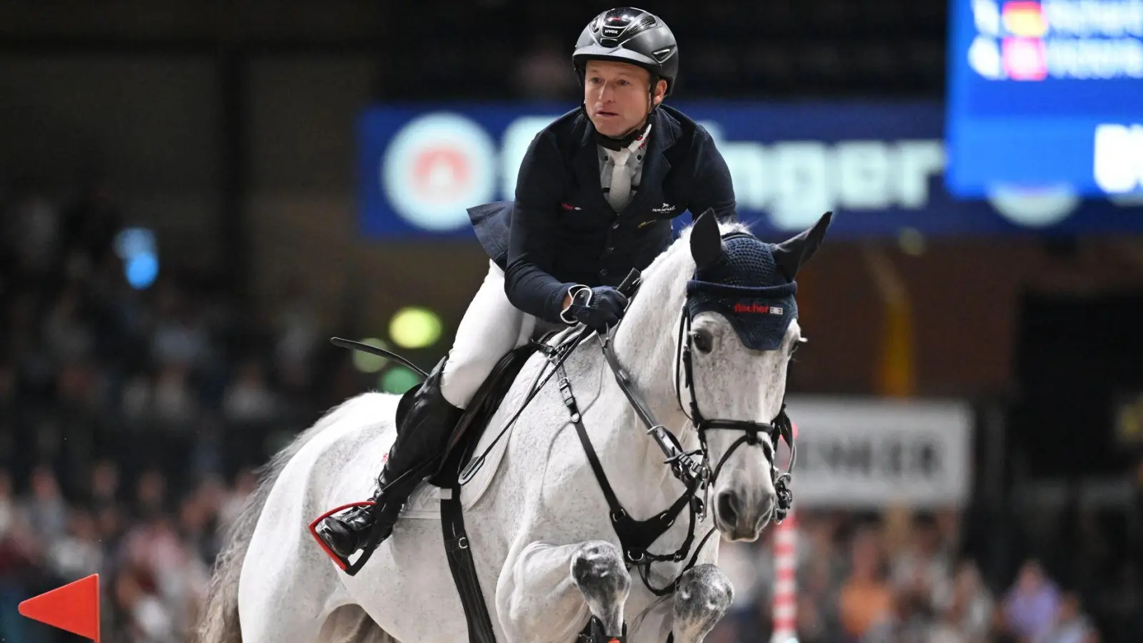 Auch als Springreiter erfolgreich: Vielseitigkeits-Olympiasieger Michael Jung.  (Foto: Bernd Weißbrod/dpa)