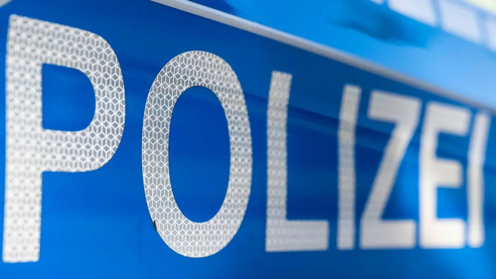 Die Bundespolizei ermittelt nun wegen des Verdachts des gefährlichen Eingriffs in den Bahnverkehr. (Symbolbild) (Foto: David Inderlied/dpa)