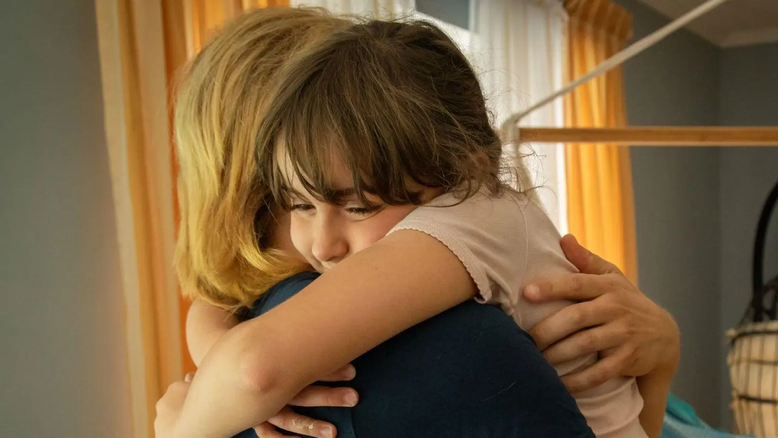 Was, wenn Mama nicht mehr ist? Eltern sollten die Frage der Vormundschaft für den Fall ihres eigenen Todes im Idealfall in einer Sorgerechtsverfügung festhalten. (Foto: Christin Klose/dpa-tmn)