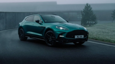 Der Aston Martin DBX S setzt mit 727 PS neue Maßstäbe unter den konventionellen Luxus-SUV. (Foto: Aston Martin/dpa-tmn)