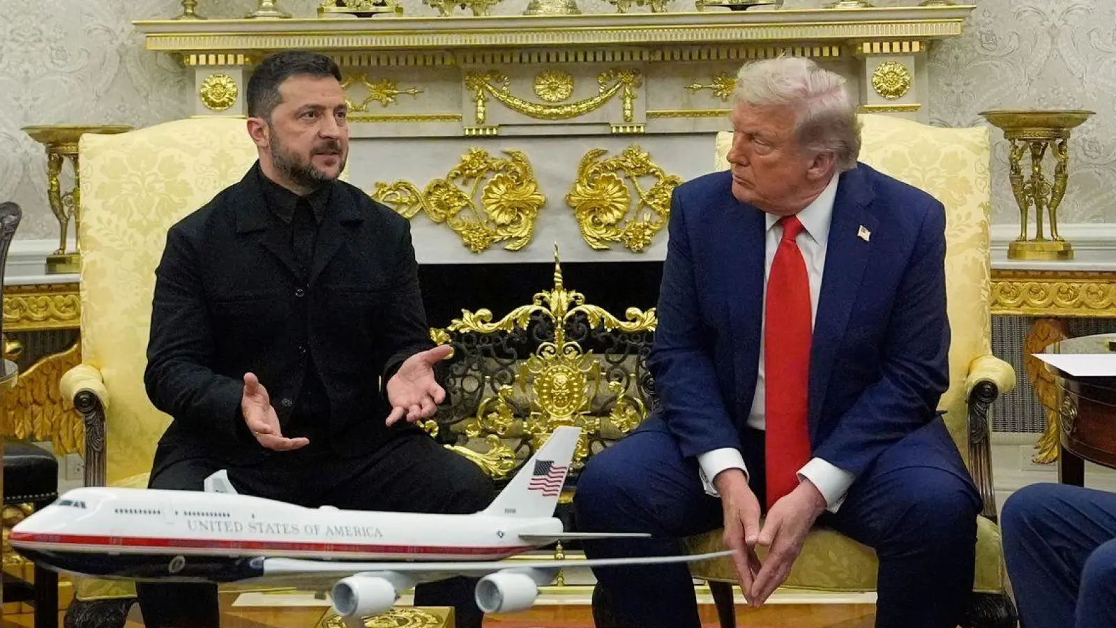 Der ukrainische Staatschef Wolodymyr Selenskyj reist ein weiteres Mal in die USA, um von Washington neue Waffen für den Krieg mit Russland zu erbitten. (Archivbild) (Foto: Julia Demaree Nikhinson/AP/dpa)