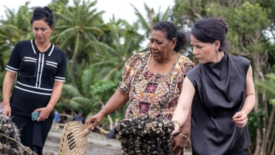 Im Mittelpunkt der einwöchigen Reise von Außenministerin Baerbock nach Australien, Neuseeland und Fidschi steht die Sicherheitspolitik und der Klimaschutz. (Foto: Sina Schuldt/dpa)