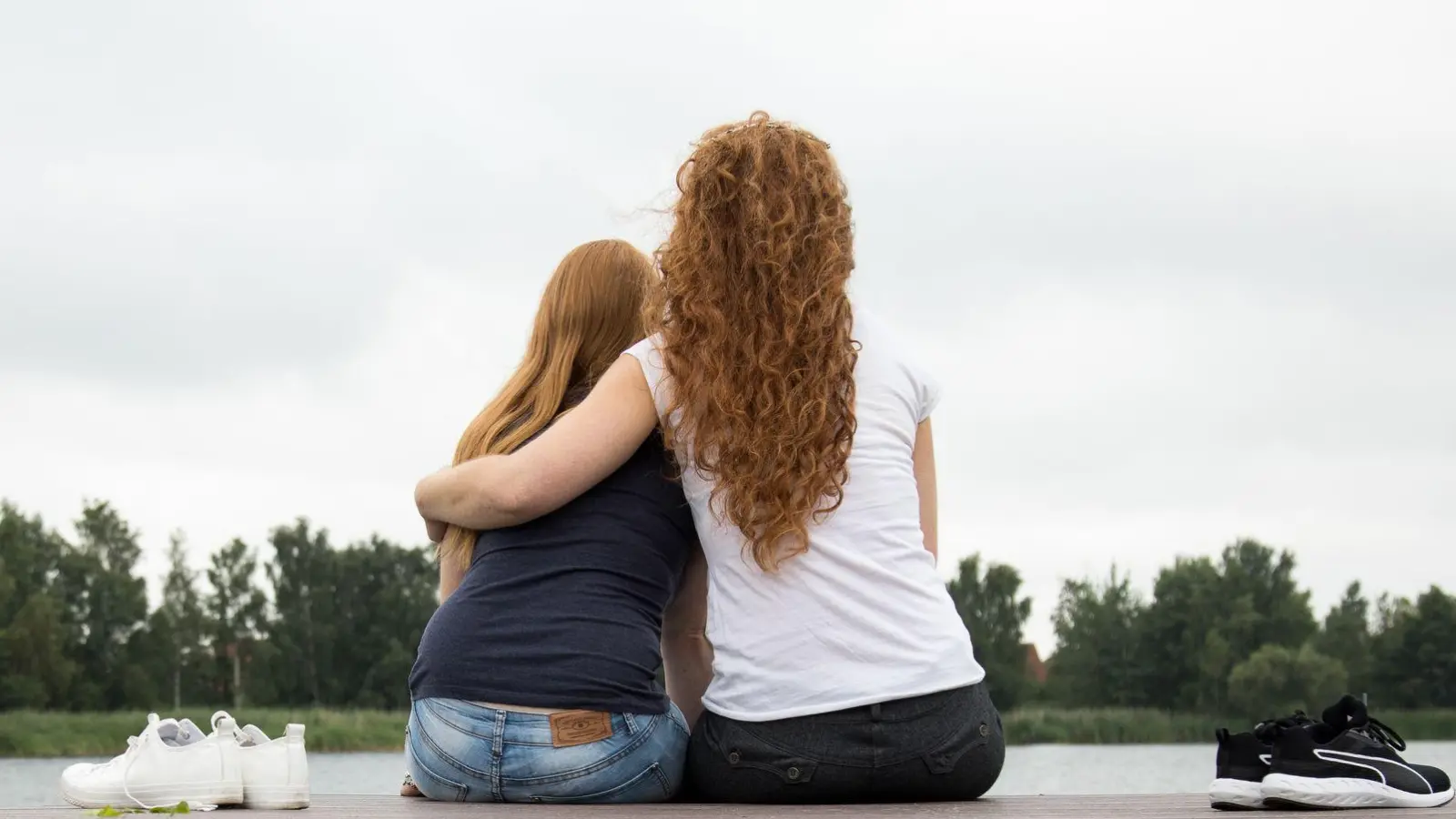 Erkennen, ob jemand in seelischer Not ist, ist das eine - richtig helfen das andere. In MHFA-Kursen lernen Laien, wie das geht. (Foto: Christin Klose/dpa-tmn)