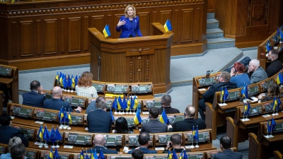 Für die Rede von Bundestagspräsidentin Julia Klöckner (CDU) gibt es Applaus von den Abgeordneten der Werchowna Rada. (Foto: Sina Schuldt/dpa)