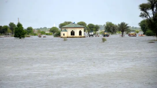 Ein überschwemmtes Gebiet in der südpakistanischen Provinz Sindh. (Foto: ---/XinHua/dpa)
