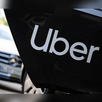 Uber-Fahrten müssen sich in München am Taxipreis orientieren (Archiv).  (Foto: Sebastian Gollnow/dpa)