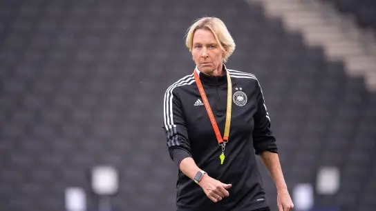 Ist seit 2018 Bundestrainerin der deutschen Frauen-Nationalmannschaft: Martina Voss-Tecklenburg. (Foto: Sebastian Gollnow/dpa)