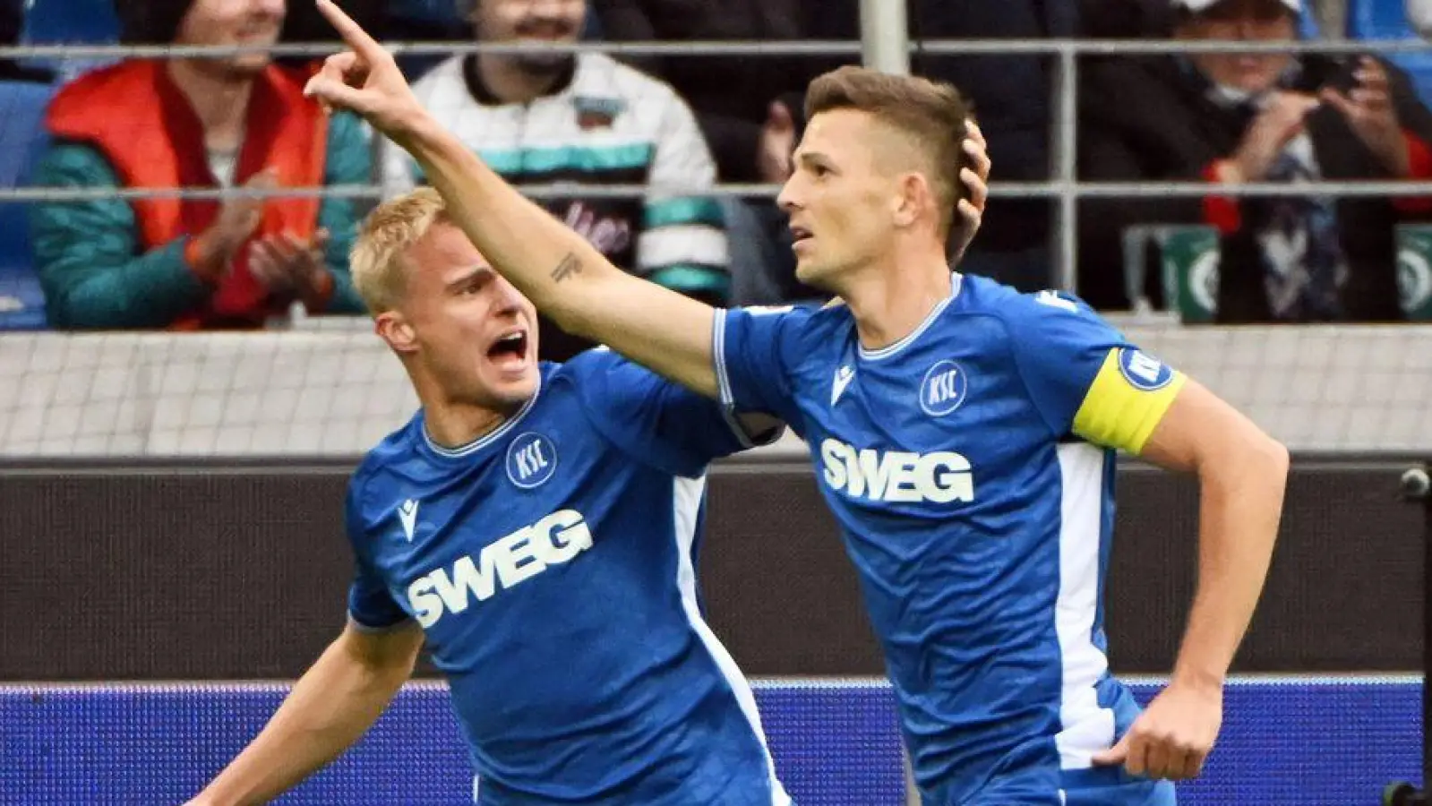 Erzielte das 2:0: KSC-Kapitän Marvin Wanitzek.  (Foto: Uli Deck/dpa)