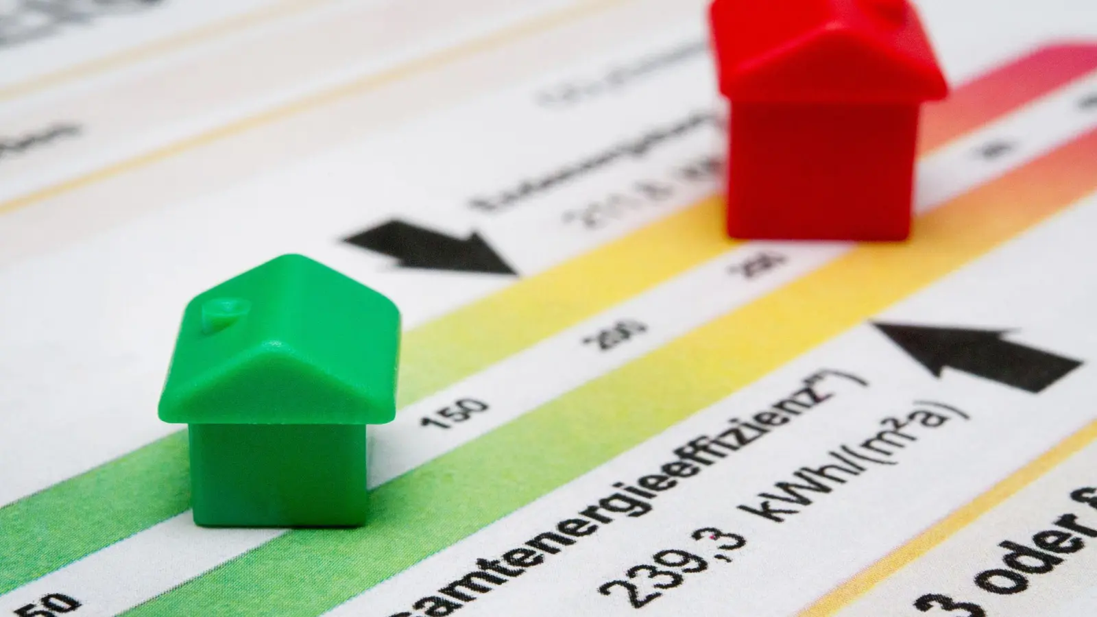 Neue Skala von A bis G: Ab Mai 2026 ändern sich die Bewertungsklassen von Energieausweisen. (Foto: Franziska Gabbert/dpa-tmn)