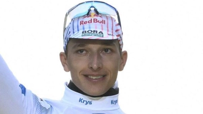 Florian Lipowitz hat mit dem dritten Platz bei der Tour de France den größten Erfolg seiner Karriere gefeiert. (Foto: Marco Bertorello/AFP/dpa)