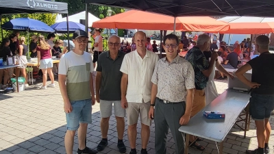 Der Tag der offenen Tür der Liebenzeller Gemeinschaft verlief erfolgreich. Darüber freuten sich (von links) Organisator Rainer Schülein, zweiter Bürgermeister Klaus Schülein, Gemeindeprediger Stefan Billenstein und Bürgermeister Jörg Edelmann. (Foto: Albert Schülein)