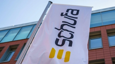 Die 1927 gegründete „Schutzgemeinschaft für allgemeine Kreditsicherung“ erhält von ihren Vertragspartnern Informationen über die Eröffnung von Girokonten, die Ausgabe von Kreditkarten, den Abschluss von Leasingverträgen und Krediten. (Archivbild) (Foto: Andreas Arnold/dpa)