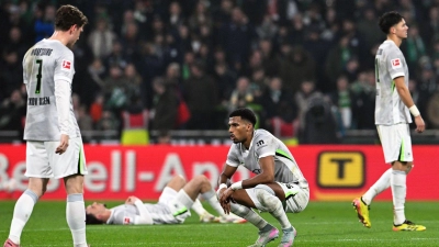 Von späten Gegentoren geschockt: Wolfsburg verliert auch in Bremen. (Foto: Carmen Jaspersen/dpa)
