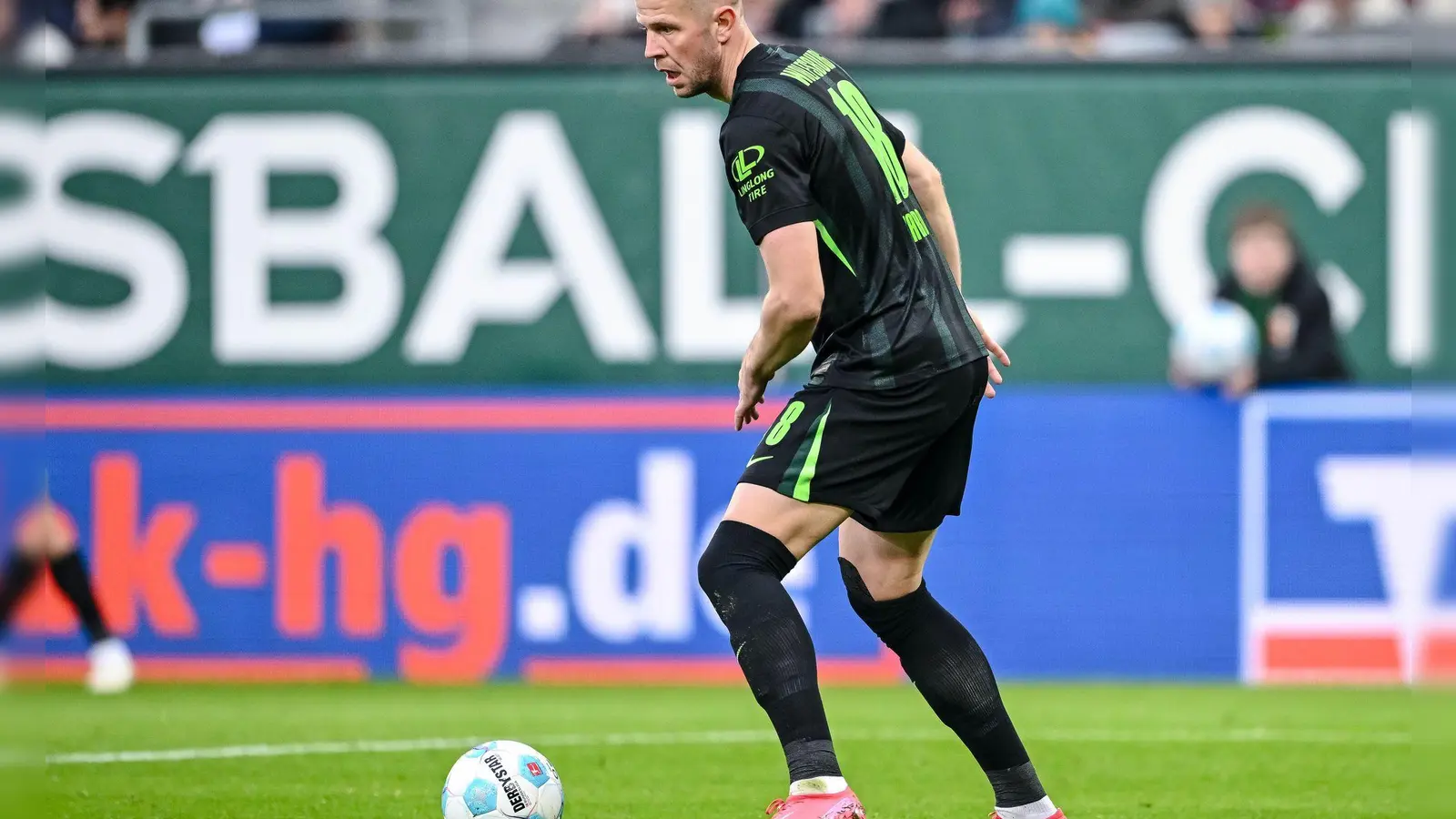 Denis Vavro vom VfL Wolfsburg. (Foto: Harry Langer/dpa)