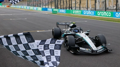 Und jetzt erstmal Pause: WM-Spitzenreiter Kimi Antonelli muss fünf Wochen auf das nächste Formel-1-Rennen warten. (Foto: Franck Robichon/POOL EPA/AP/dpa)