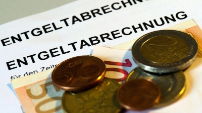 Im vergangenen Jahr sind die Reallöhne in Deutschland erneut gesunken. Der Verlust für Arbeitnehmer betrug 3,1 Prozent. (Foto: Arno Burgi/dpa-Zentralbild/dpa)