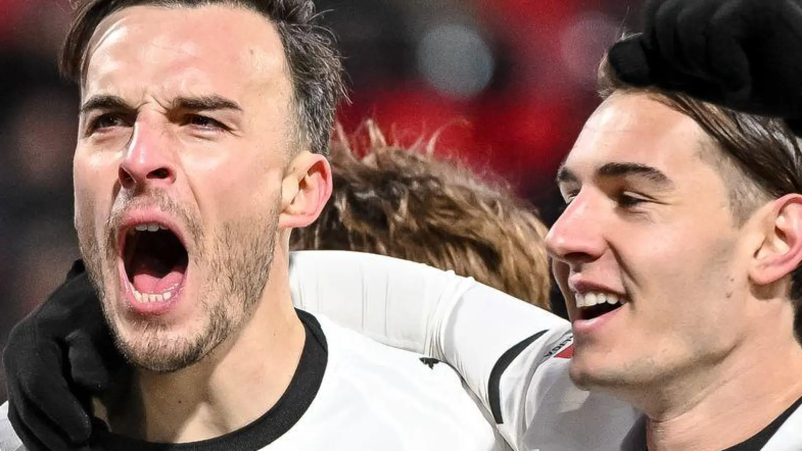 Für Gladbachs Stürmer Haris Tabakovic (l) lief es zuletzt prächtig.  (Foto: Harry Langer/dpa)