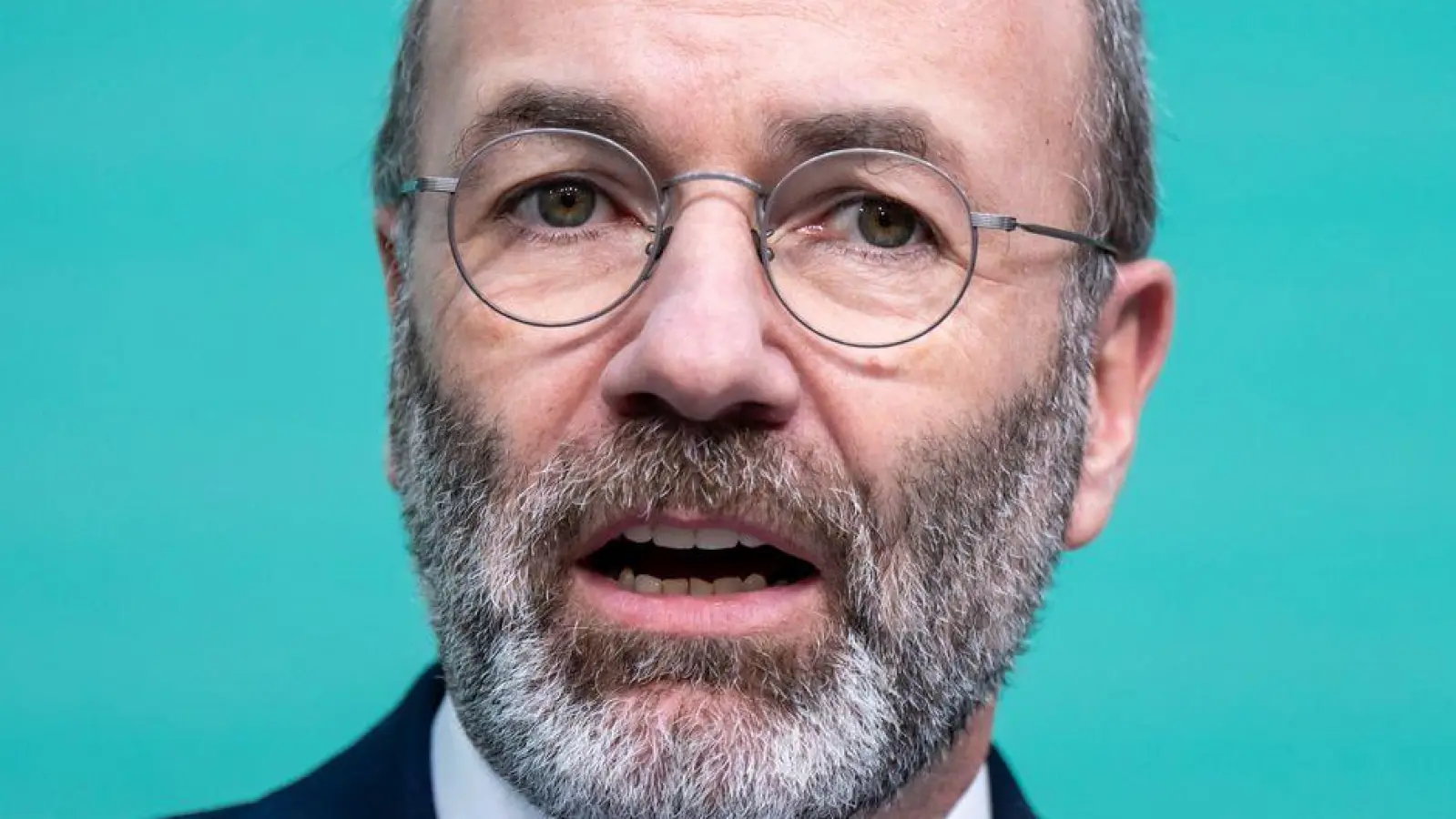 Der Europa-Politiker und CSU-Vize Manfred Weber fordert nach dem Alaska-Gipfel zwischen den USA und Russland mehr Waffenlieferungen an die Ukraine. (Archivbild) (Foto: Michael Kappeler/dpa)