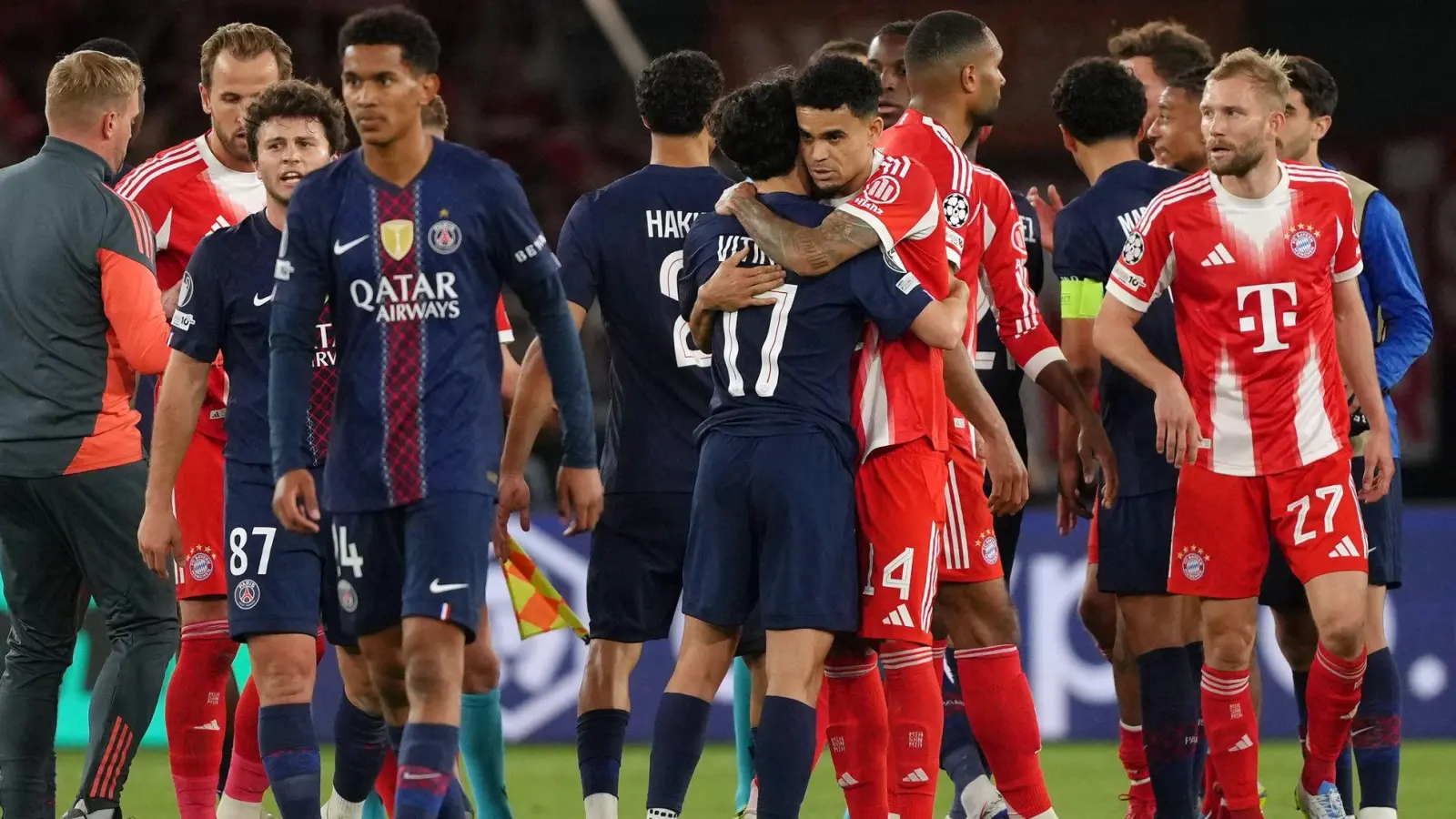 Die Pariser und Münchner lieferten sich ein Mega-Duell. (Foto: Aurelien Morissard/AP/dpa)