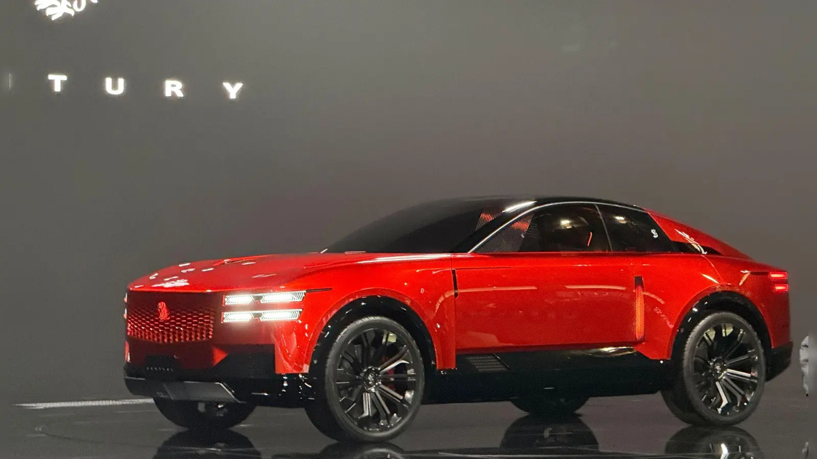 Auf der Japan Mobility Show in Tokio wurde Century als eigenständige neue Marke präsentiert. (Foto: Thomas Geiger/dpa-tmn)