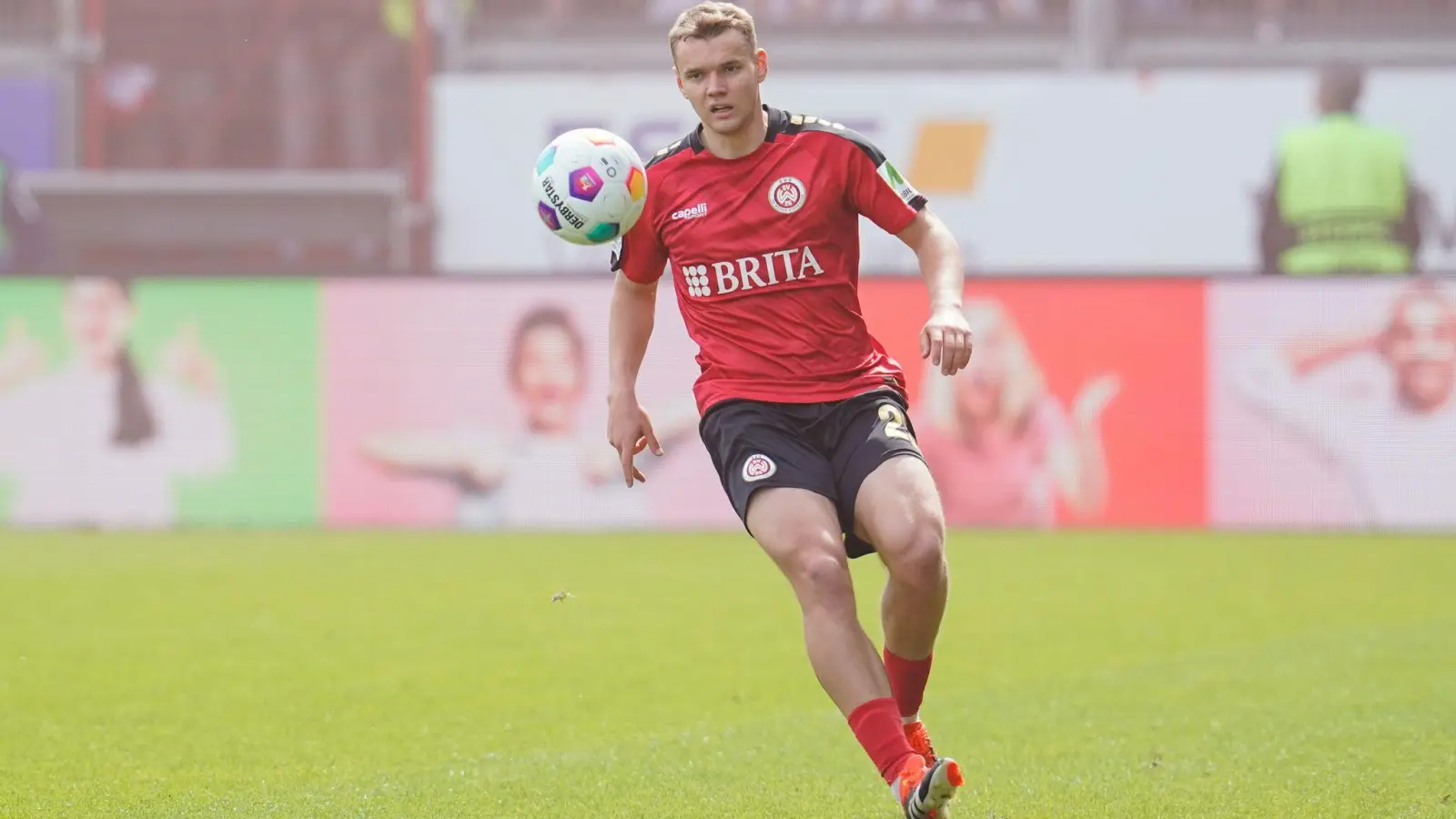 Wechselt zu Zweitligist Elversberg: Lasse Günther. (Foto: Uwe Anspach/dpa)