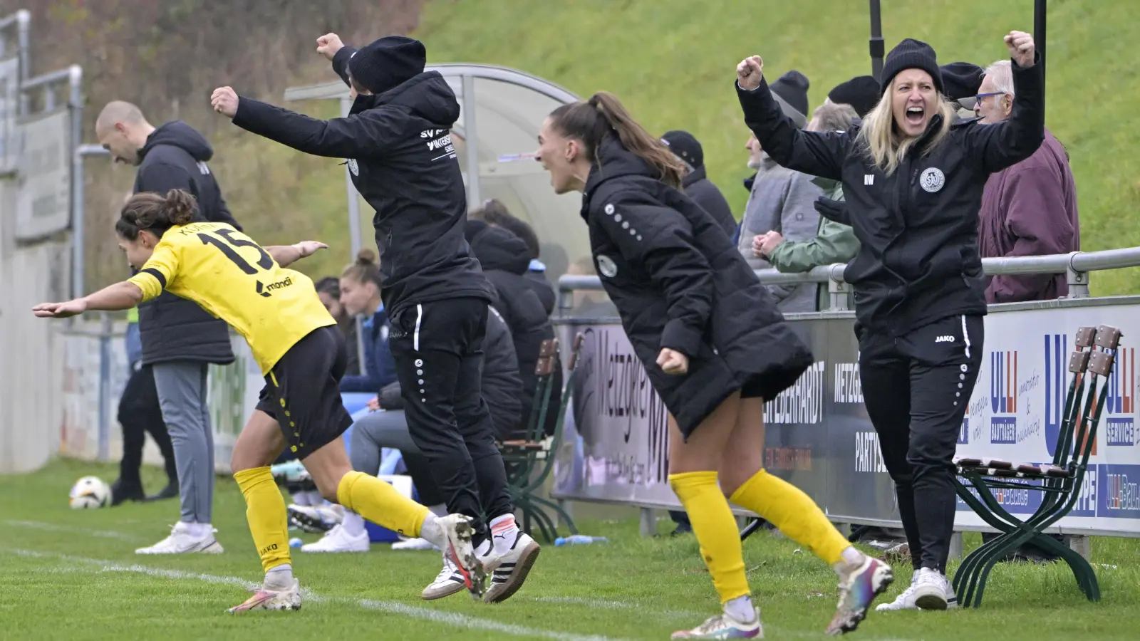 Weinberger Siegesjubel nach einem Heimspiel – das ist eine ganze Weile her. Der letzte Heimsieg gelang im November gegen Bochum. (Foto: Martin Rügner)
