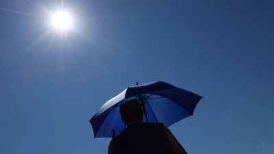 Im Freistaat bleibt es sonnig und heiß. (Symbolbild) (Foto: Karl-Josef Hildenbrand/dpa)