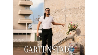 Mit seinem Album „Gartenstadt“ stürmt Apache 207 direkt auf Platz eins der Charts. (Foto: Sony Music/dpa)