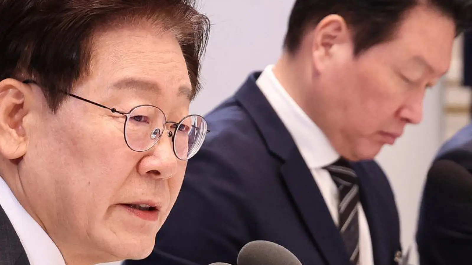 Südkoreas Präsident Lee Jae Myung stellt seinen ambitionierten Investitionsplan vor. (Foto: -/YNA/POOL/dpa)