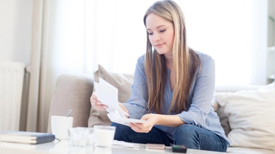 Die Betriebskostenabrechnung muss spätestens bis 18.00 Uhr am letzten Werktag des Jahres beim Mieter eingegangen sein. (Foto: Christin Klose/dpa-tmn)