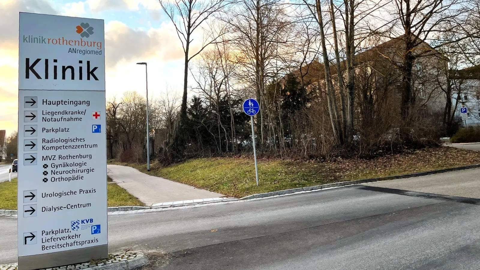 Das Krankenhaus in Rothenburg: Zu einer Demonstration für den Erhalt des Betriebs in diesem Haus in seiner bisherigen Form rufen die Mitglieder des Fördervereins für Sonntag ebenso auf ... (Foto: Christine Schweizer)