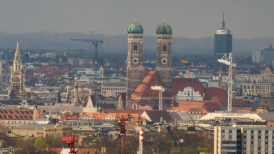 In der Skyline von München sollen zwei markante Hochhäuser hinzukommen. (Symbolbild) (Foto: Peter Kneffel/dpa)