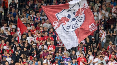 Fans von RB Leipzig. (Foto: Andreas Gora/dpa/Archivbild)