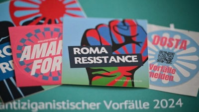 In Bayern haben Vorfälle zum Nachteil Angehöriger der Minderheit der Sinti und Roma im vergangenen Jahr zugenommen.  (Symbolbild) (Foto: Sebastian Gollnow/dpa)