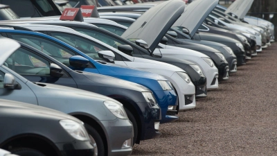 Die meisten Autokäufer haben kaufen Wagen in Grau/Silber, Schwarz oder Weiß. (Foto: Sebastian Kahnert/dpa-Zentralbild/dpa)