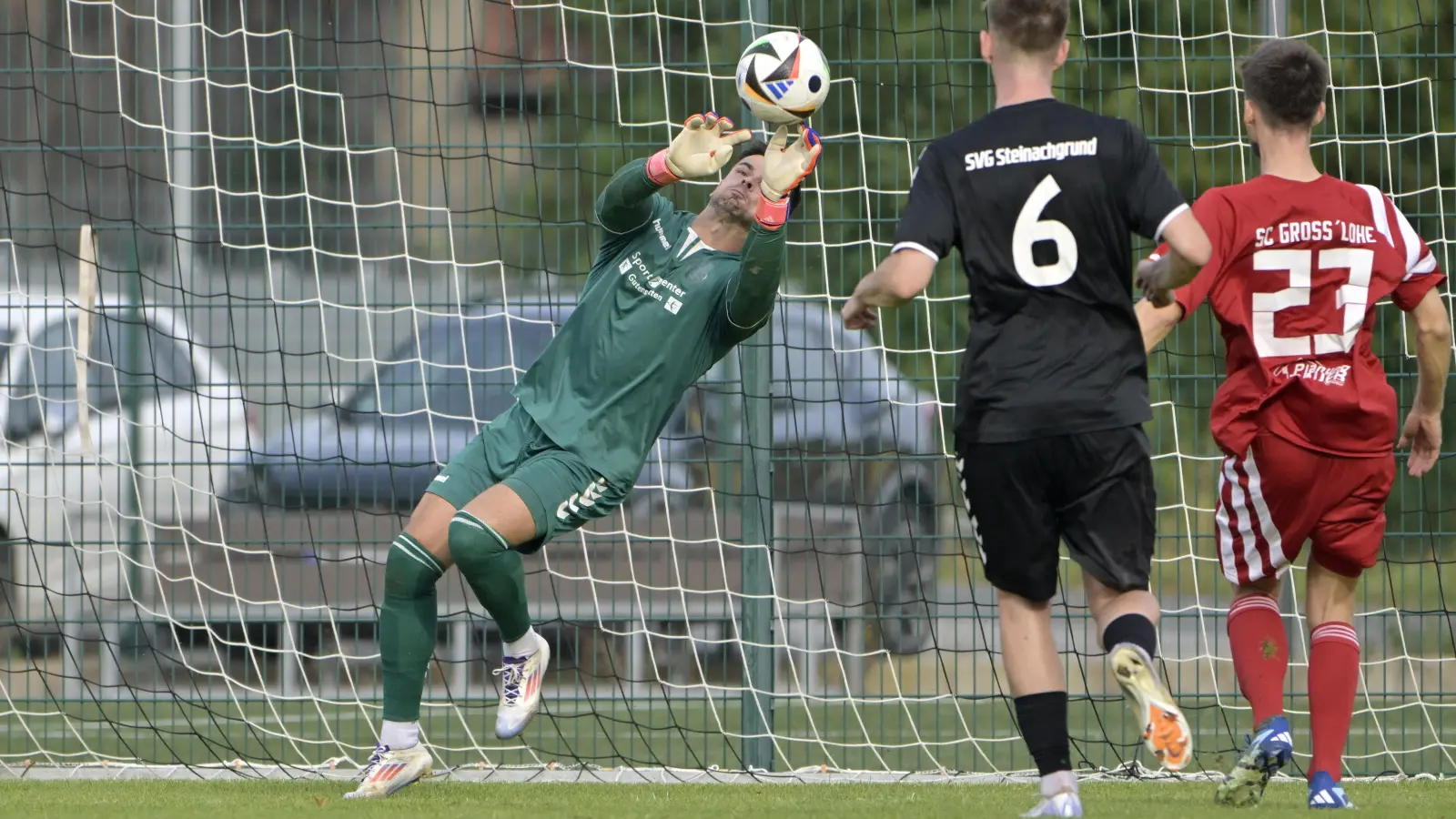 Daniel Himmrich (hier in einem anderen Spiel) klärte in der ersten Hälfte einmal stark für den SVG Steinachgrund. (Foto: Martin Rügner)