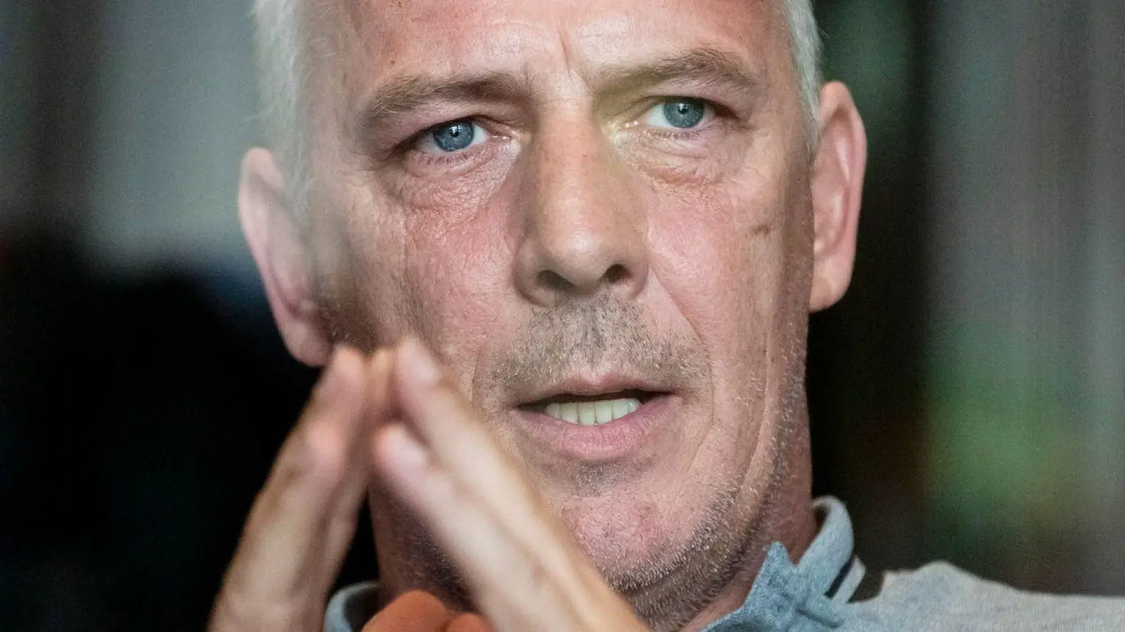 Mario Basler wird im Februar in einer Telenovela mitspielen - in einer Gastrolle. (Archivbild) (Foto: Christoph Soeder/dpa)