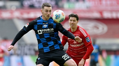 Paderborn gab eine Führung in Düsseldorf noch aus der Hand. (Foto: Anke Waelischmiller/dpa)